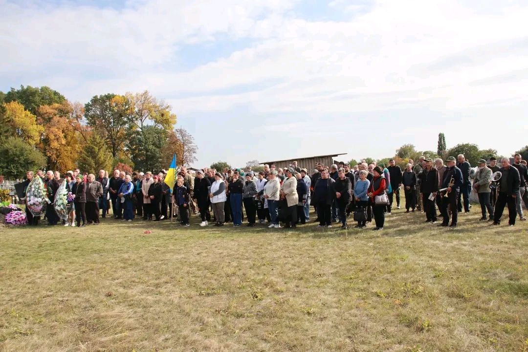 Решетилівська громада провела в останню путь 24-річного захисника Романа Луб’янецького