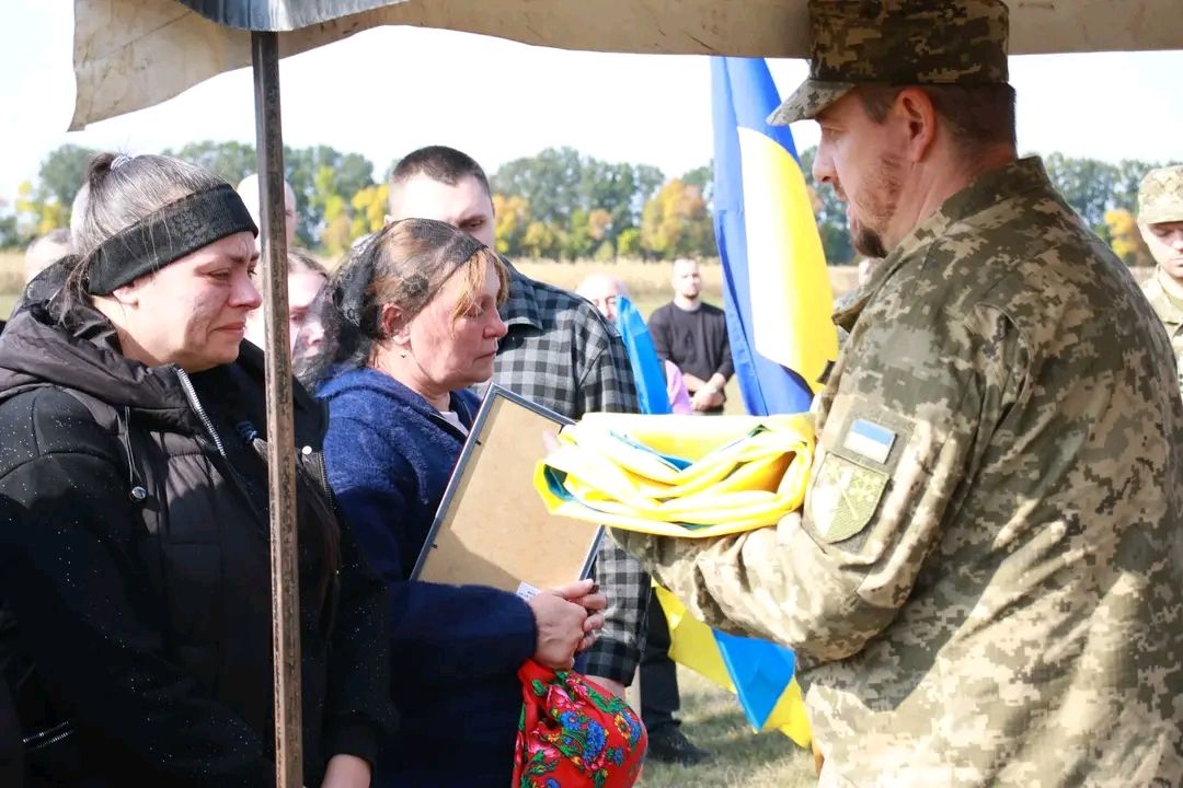 Решетилівська громада провела в останню путь 24-річного захисника Романа Луб’янецького