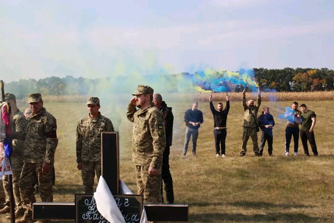 Решетилівська громада провела в останню путь 24-річного захисника Романа Луб’янецького