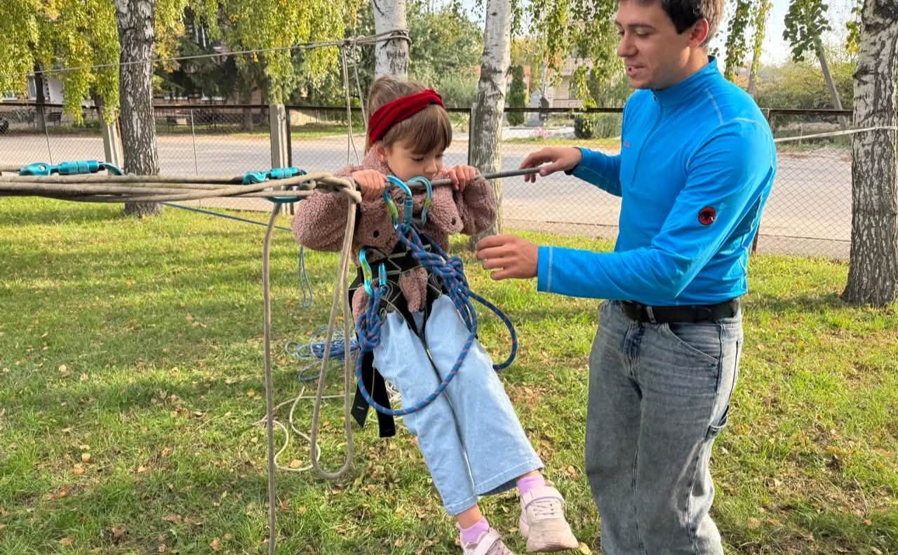 Решетилівські дітлахи ознайомилися із туристичним спорядженням