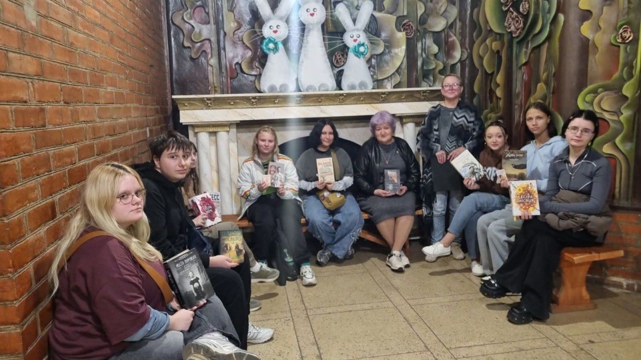 «Книга теж може підтримати»: у Решетилівській ЦМБ із молоддю говорили про ментальне здоров’я