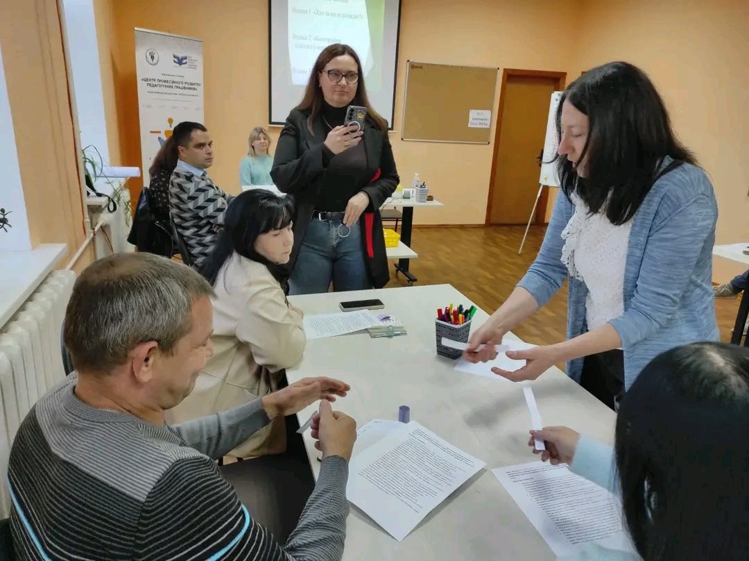 У Решетилівській громаді провели зустріч для новопризначених асистентів учителів та вихователів