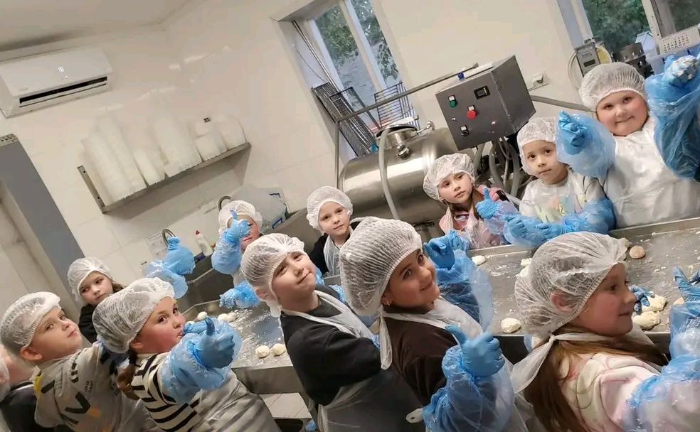 Учні Решетилівської початкової школи побували на сімейній сироварні в Бутенках