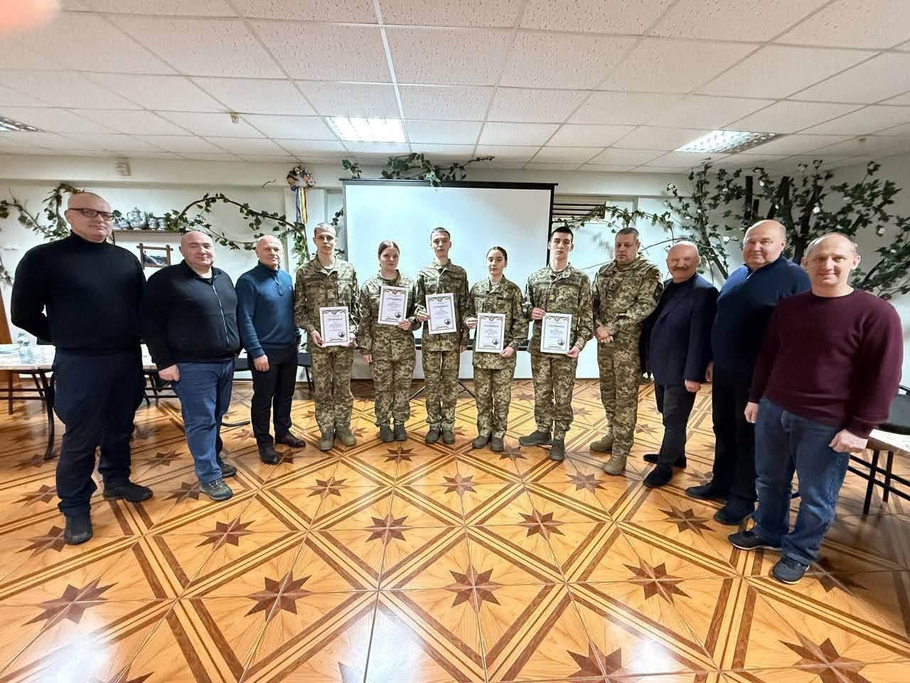 Стипендії Полтавської обласної ради: скільки можуть отримати розумники і юні патріоти