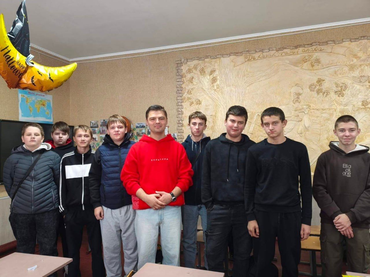 Демидівські школярі зустрілися з офіцером рекрутингу