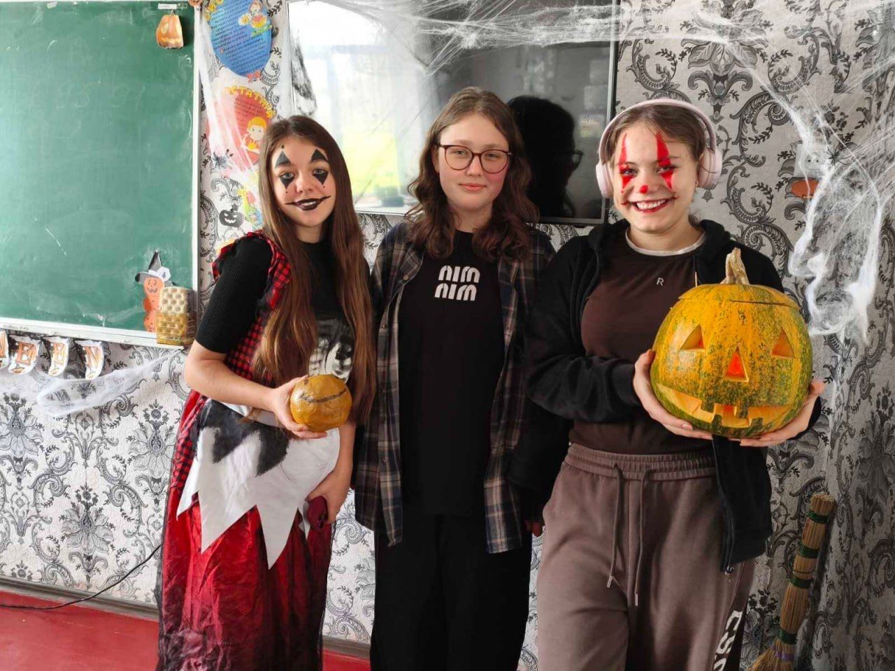 Демидівські школярі відсвяткували Halloween